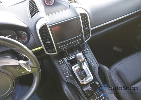 2013 Porsche Cayenne z USA, uszkodzony, nr VIN WP1AA2A20DLA03366